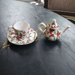 Ornaments (2) Teapot & Cup & Saucer